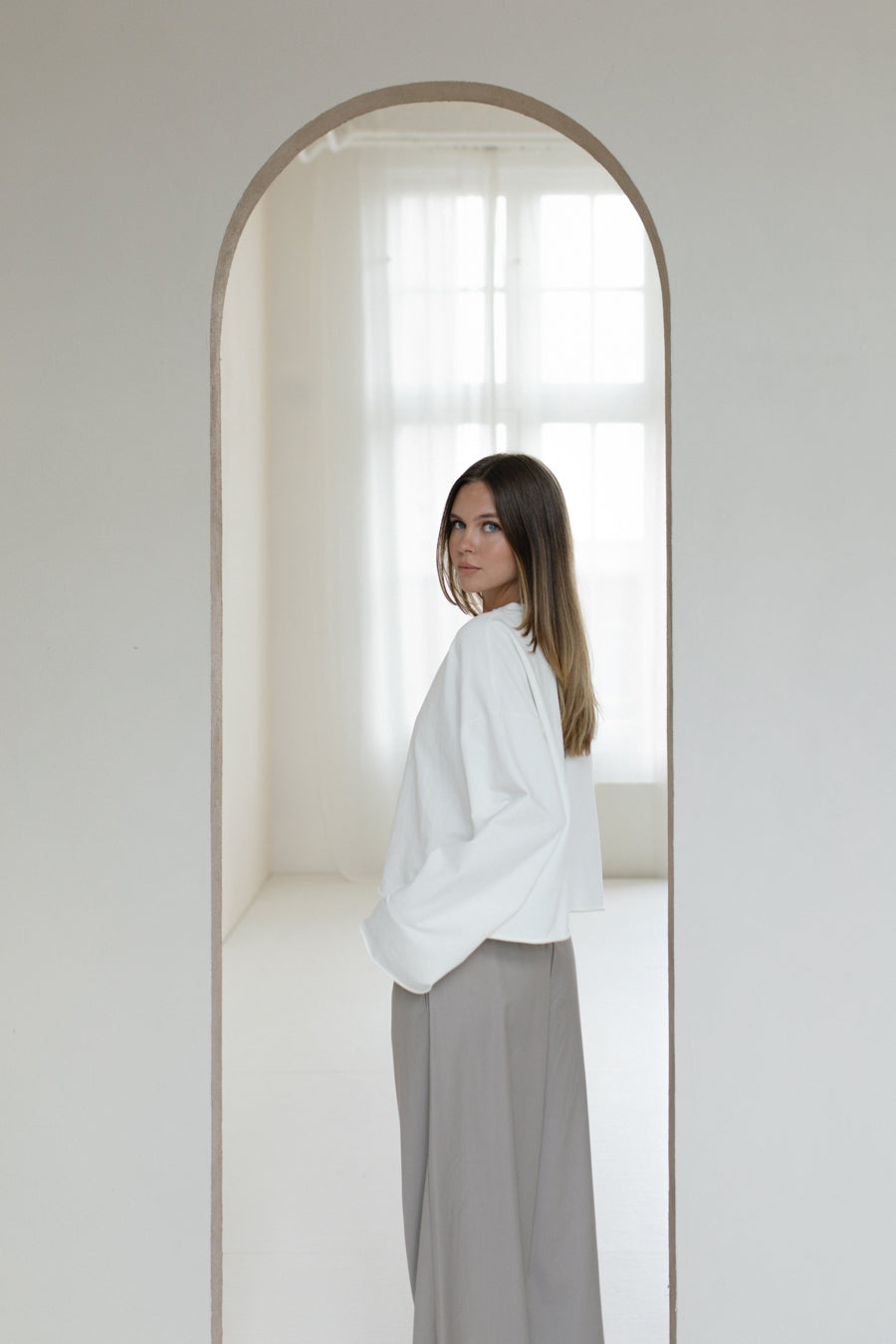 Cropped Sweater VSLBL