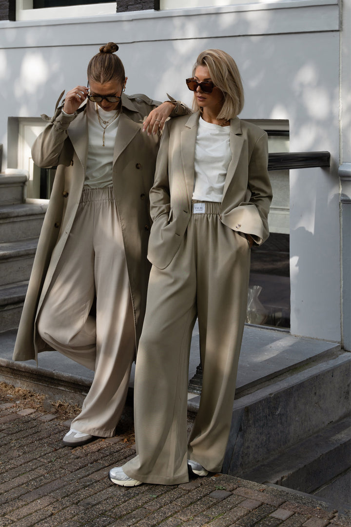 Villa_Sophie_Blazer_Hose_beige_Styling