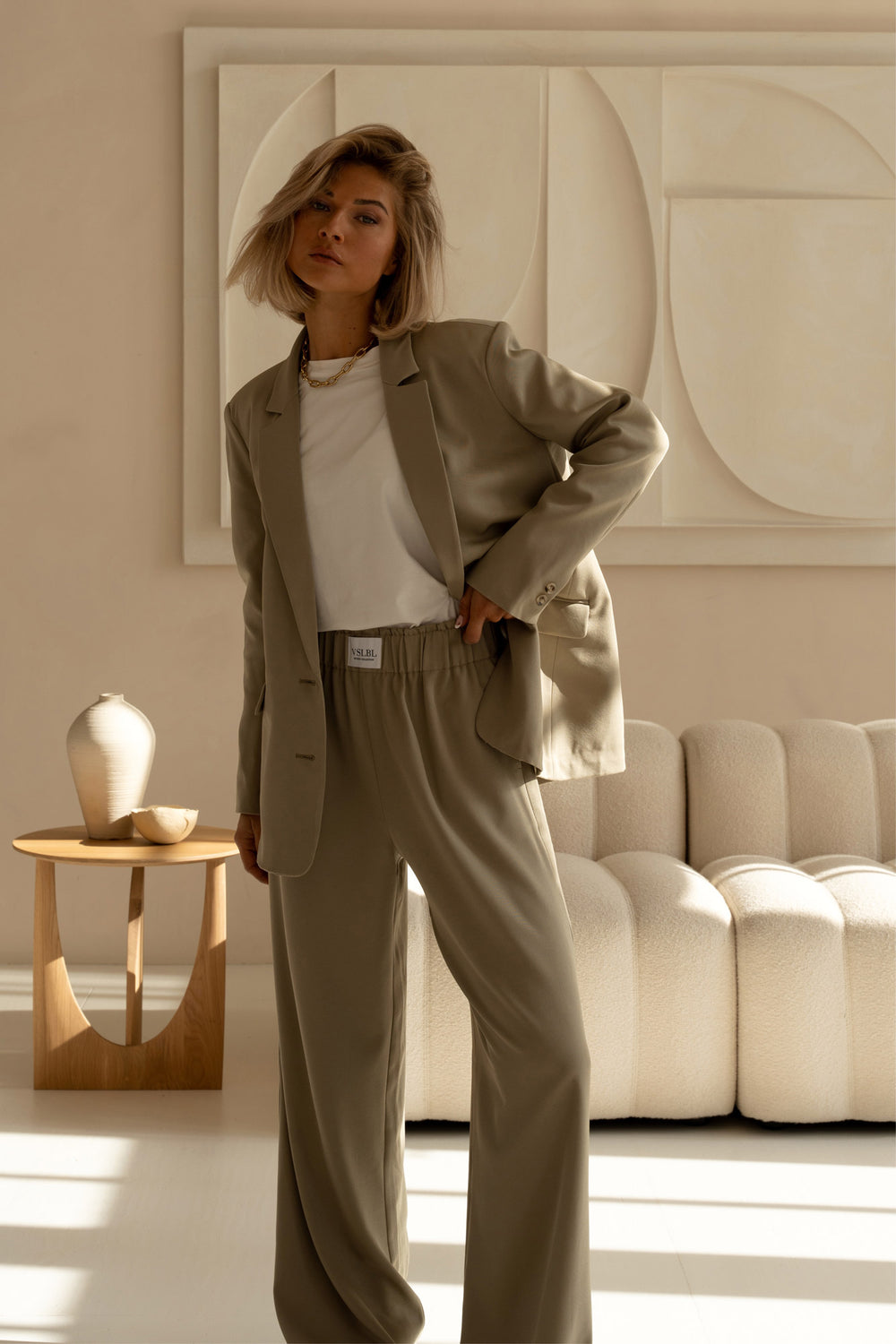 Villa_Sophie_Blazer_Hose_beige