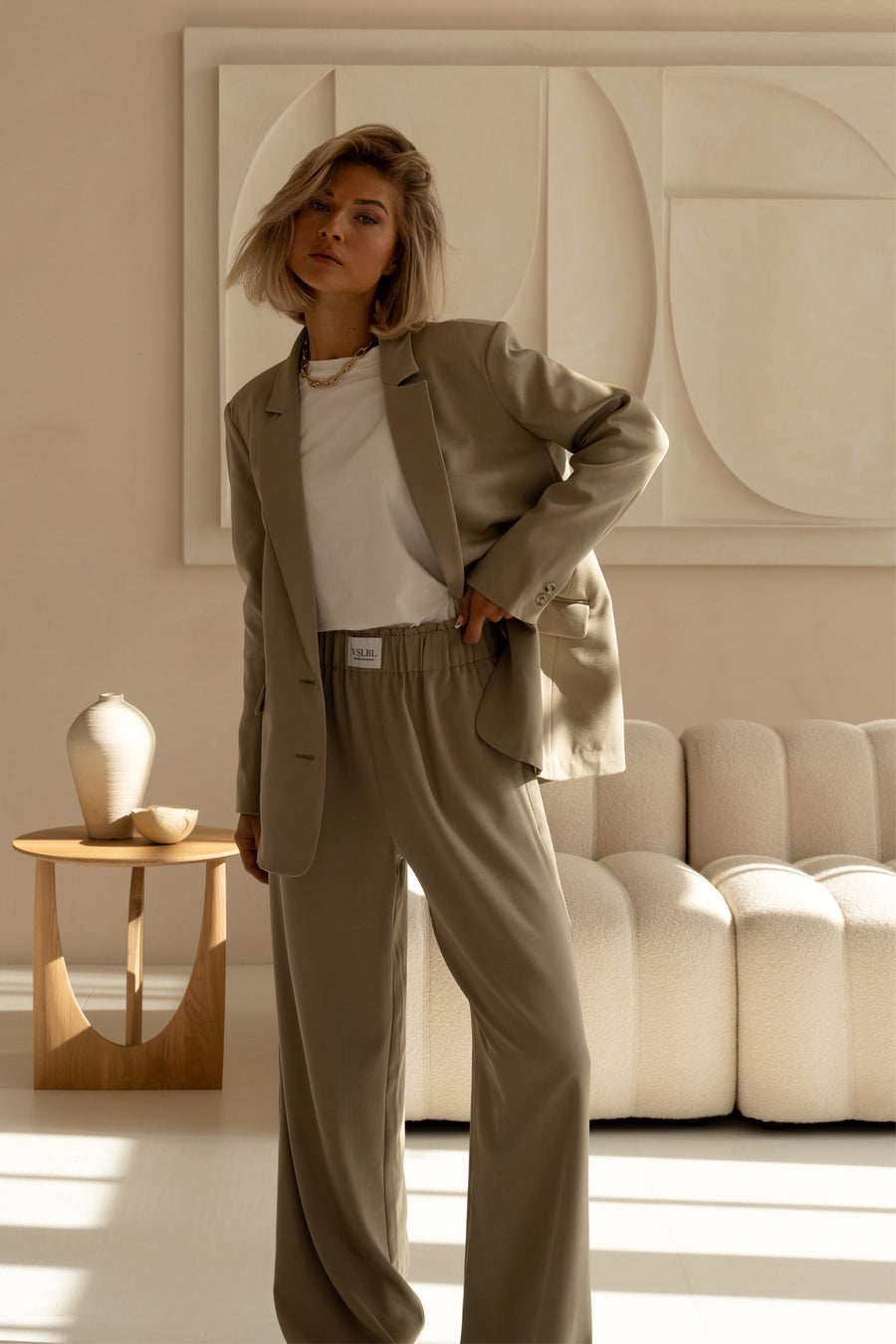 Villa_Sophie_Blazer_Hose_beige