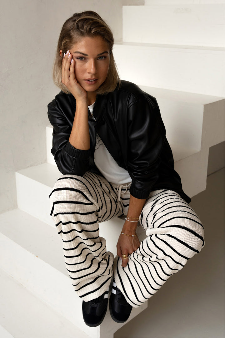Villa_Sophie_Strickhose_gestreift